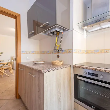 Modern And Charming 1-bedroom In Apartmán